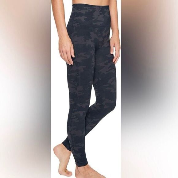 New✨ SPANX Look At Me Now Seamless Leggings (Sz L) - Picture 6 of 6